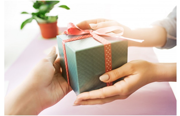 gift make bride happy
